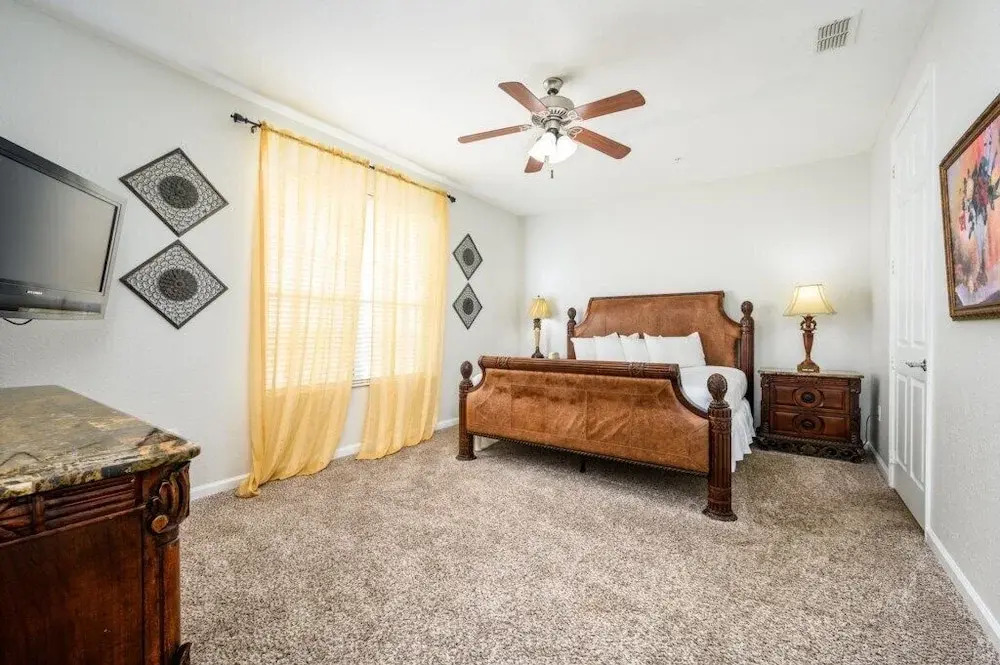 Epic Universe Vista Cay Lakeview Condo - 1019