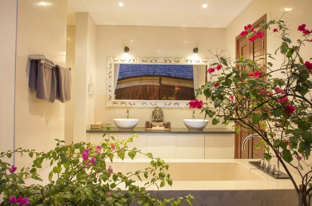 NEW 2BR Minica Villa in the heart of Kayu Aya, Oberoi, Seminyak walking distance to Beach, Shops, Restaurants