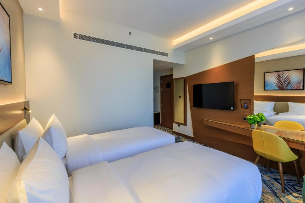 S19 Hotel-Al Jaddaf Metro Station