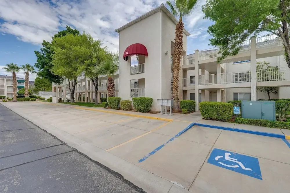 Family-friendly St George Condo w/ Community Pools