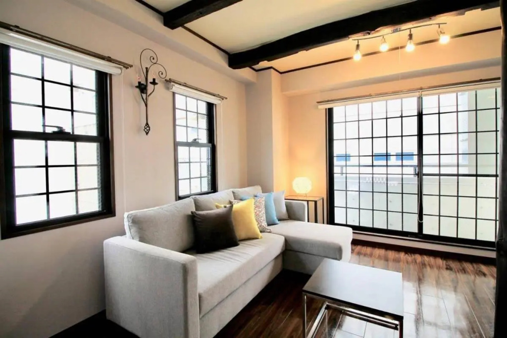 30sec walk to PeacePark, Beautiful Condo - B