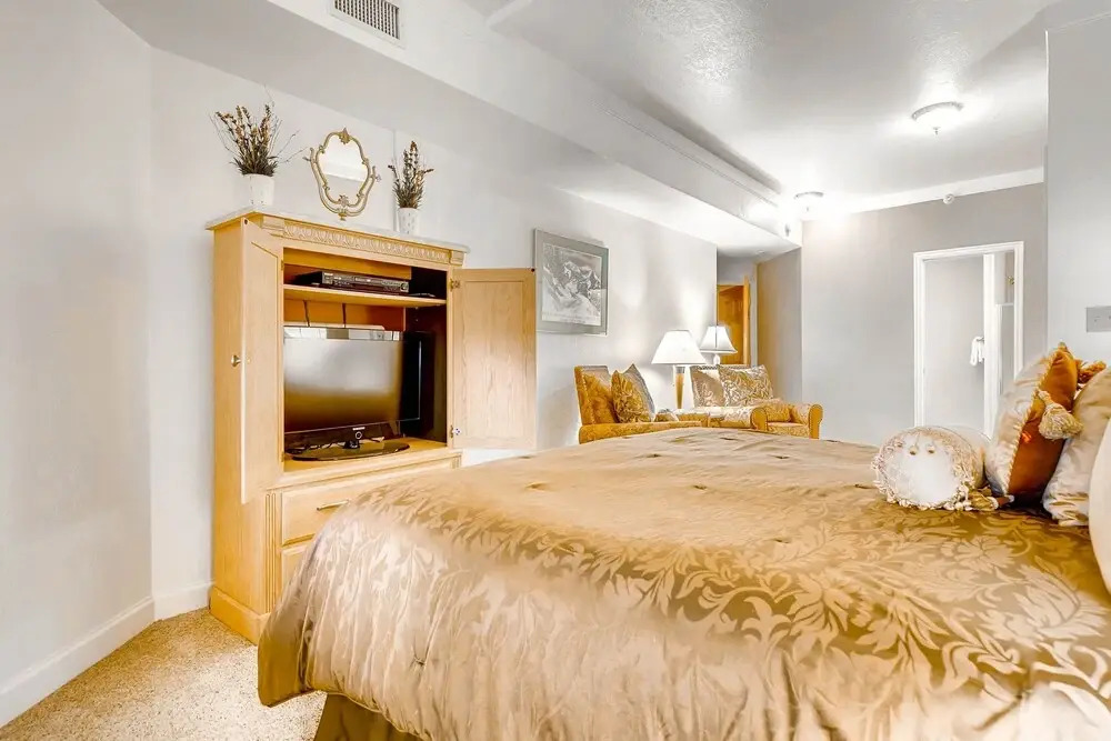 Powder Run C11 3 Bedroom Condo by RedAwning