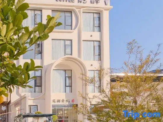 Ceramics-Themed Family Hotel (Taoxichuan) - Terraced Courtyard & Designer Gardens