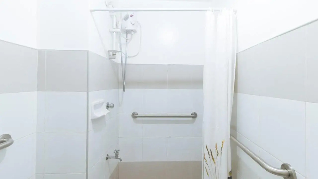 RedDoorz Plus @ Buendia Ave Makati