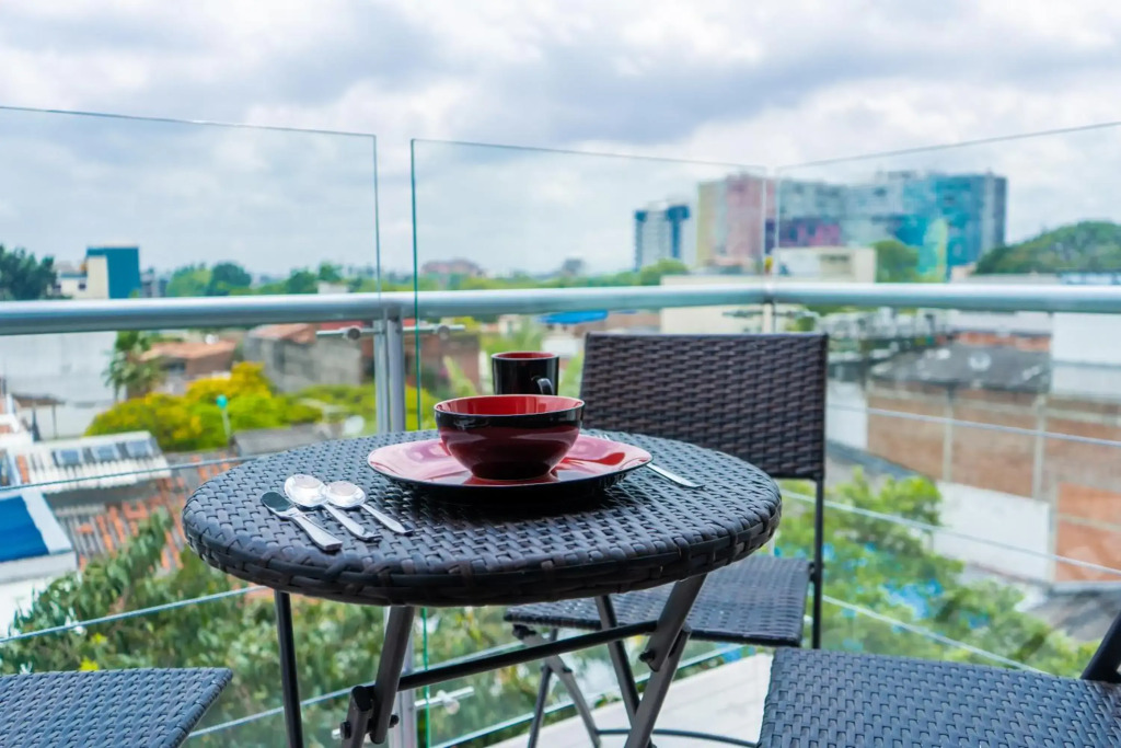 Apartamentos Amoblados en Imbanaco & Tequendama Con Aire Acondicionado Y Piscina