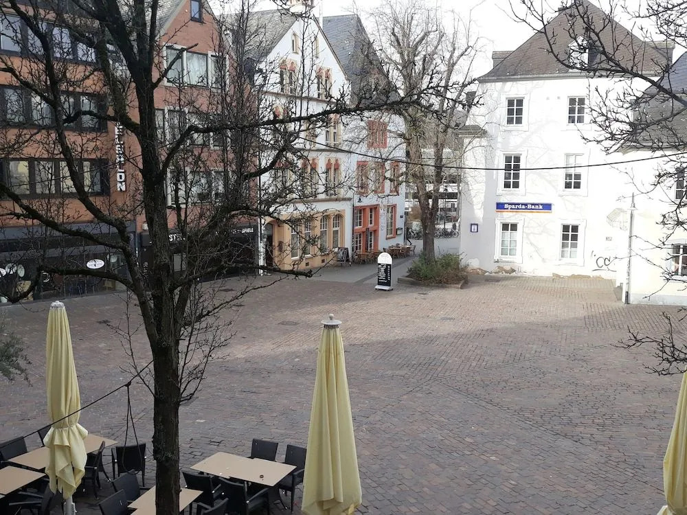 Ricks City Hotel