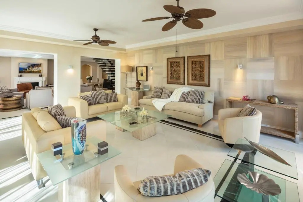 Cubo's Luxury Beach Front Duplex Puerto Banús