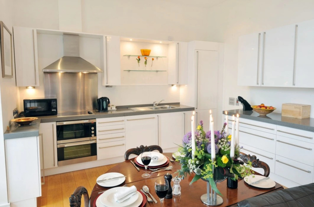 Highland Apartments by Mansley