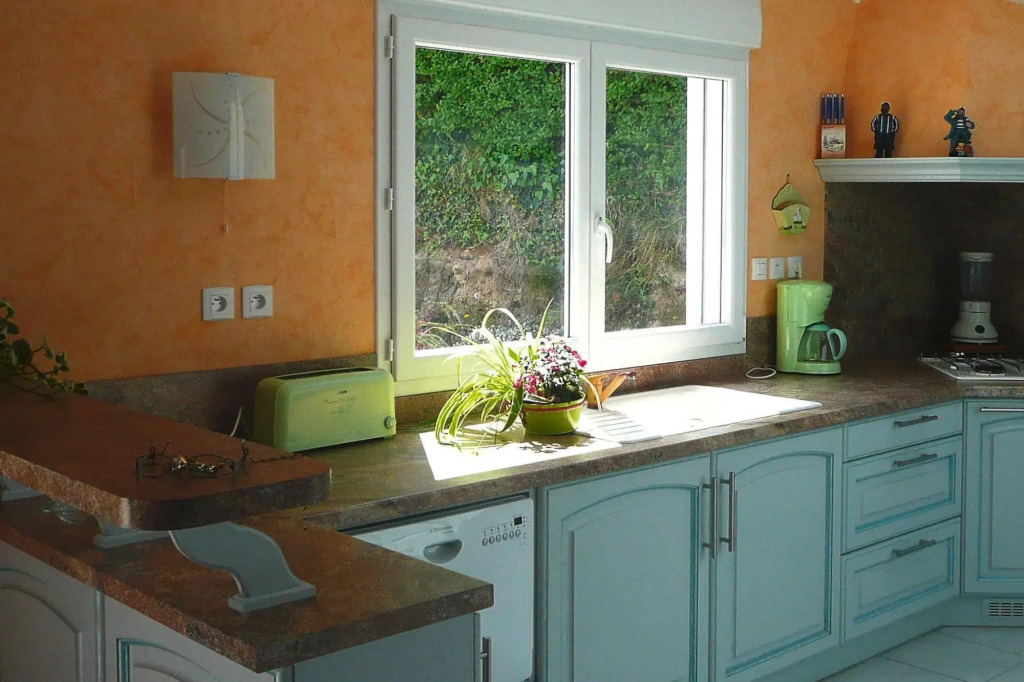 In Locquirec With 3 Bedrooms And 1 Bathrooms