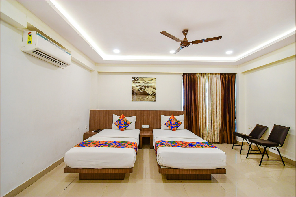 FabHotel Kzar Select - Nr US Consulate