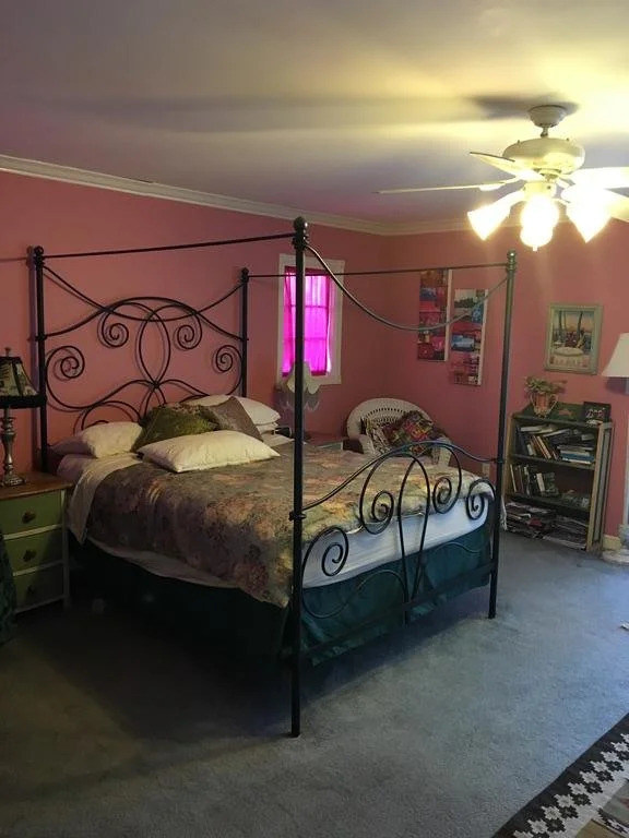 Elaines Hollywood Bed & Breakfast