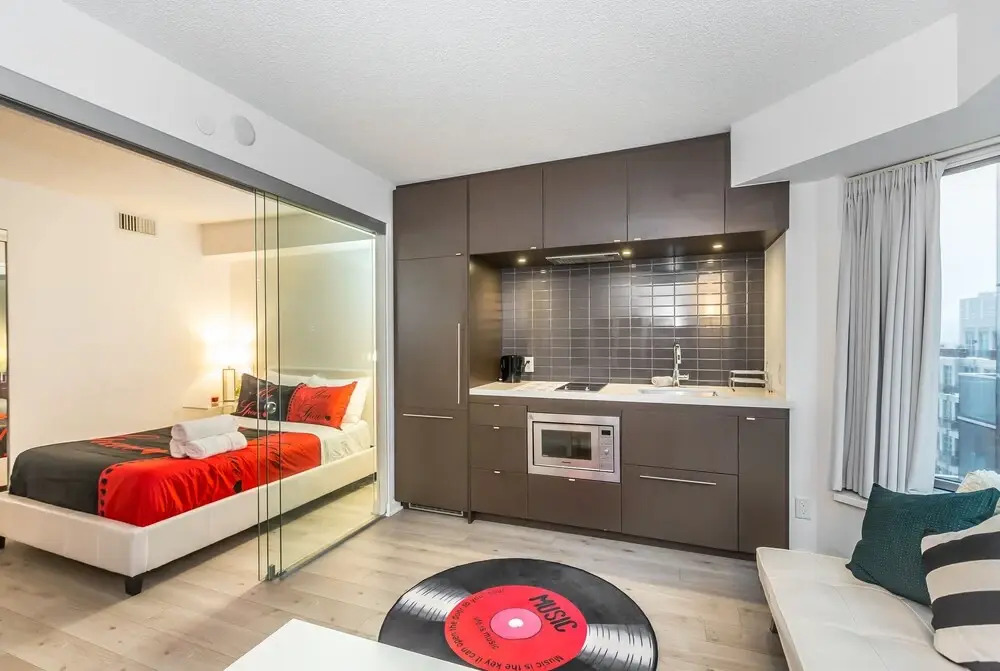 Executive Class, Downtown Luxury @fashion Dist