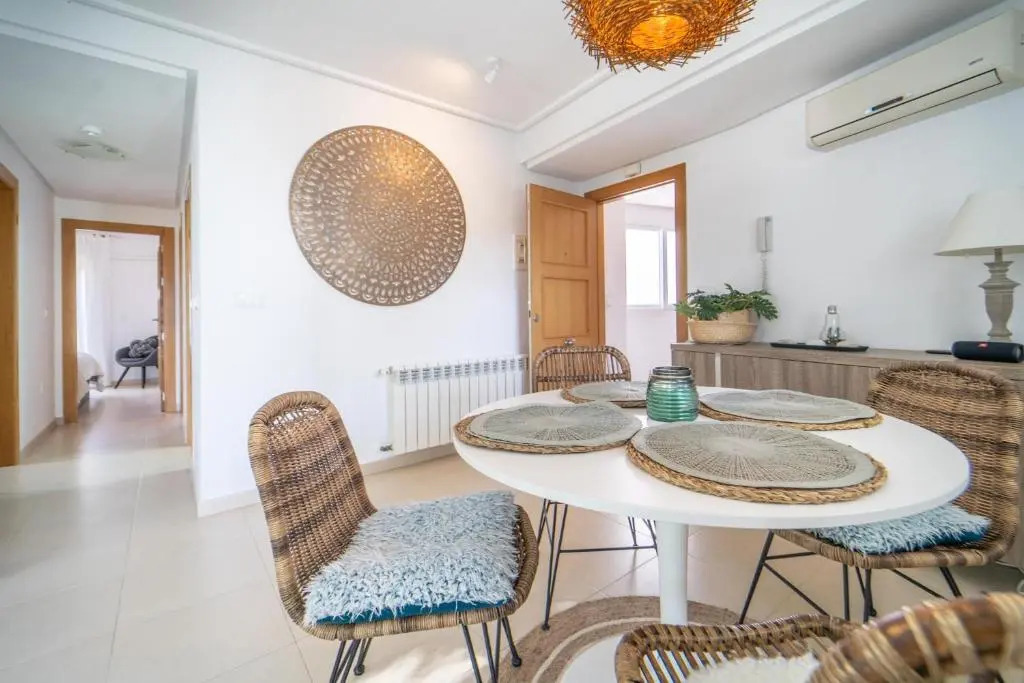 Spectacular and Stylish 2 Bed Aparment - AA1711LT