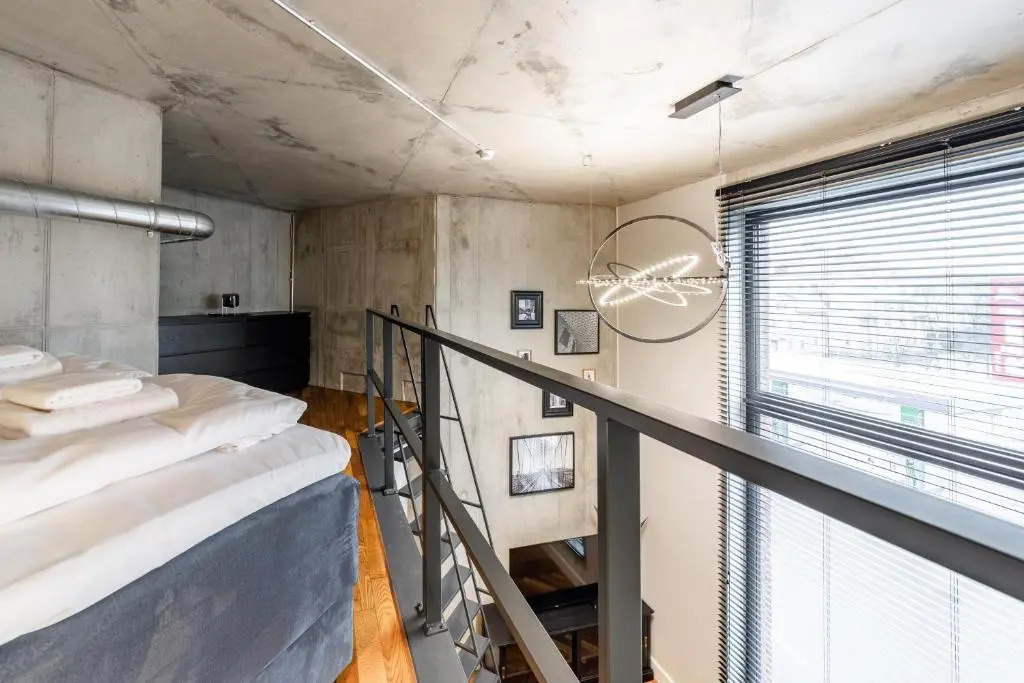 Dream Stay - Modern City Center Loft Near Bus Station