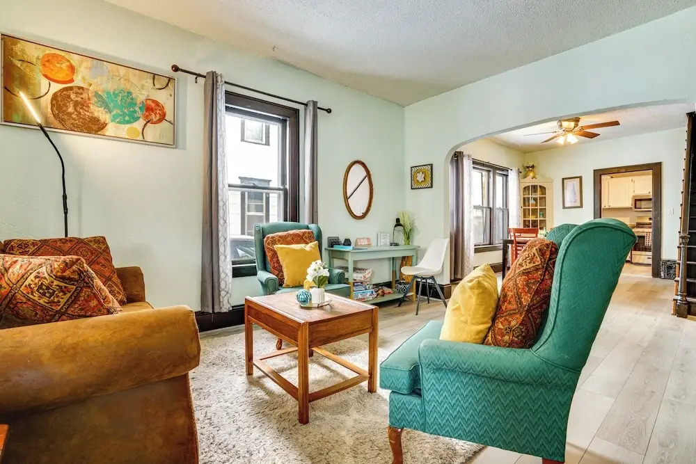 2 Mi to Nordeast Breweries: Cozy Minneapolis Home