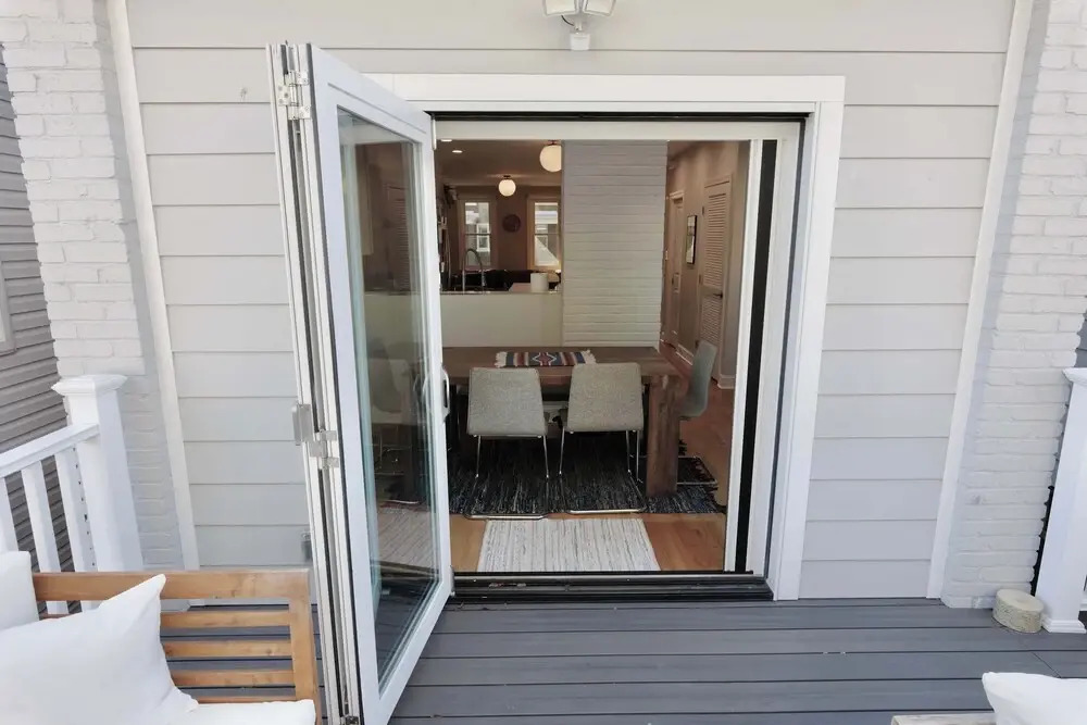 Stadium Armory Stay - 3 Bedroom