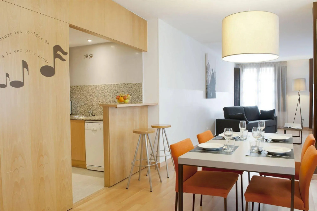 Aspasios Plaza Real Apartments