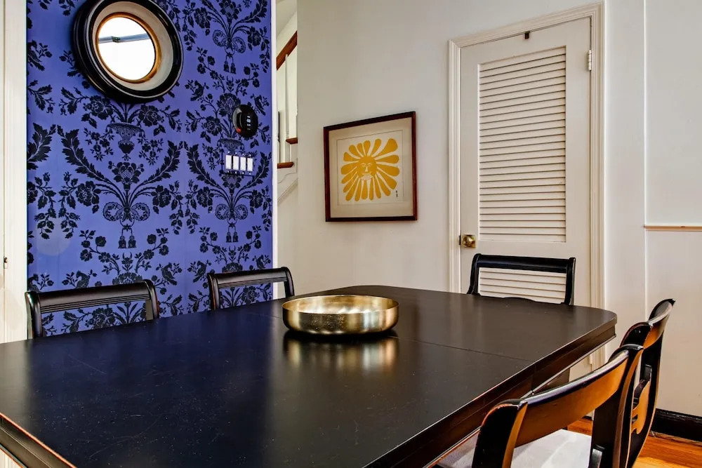 Heart Of Capitol Hill Row House Luxury & Location