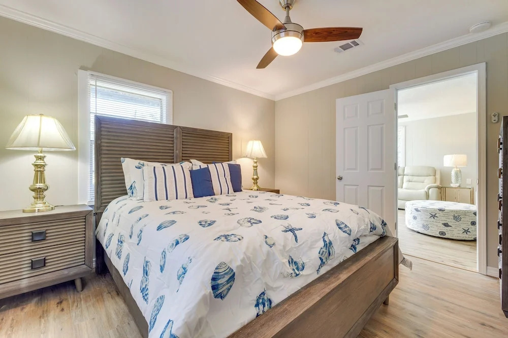 Charming Gulfport Home ~ 2 Mi to Marina