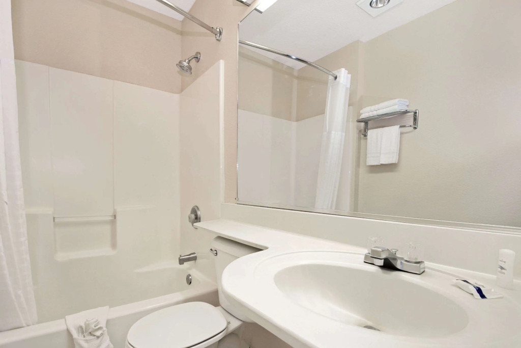 Microtel Inn & Suites by Wyndham Albuquerque West