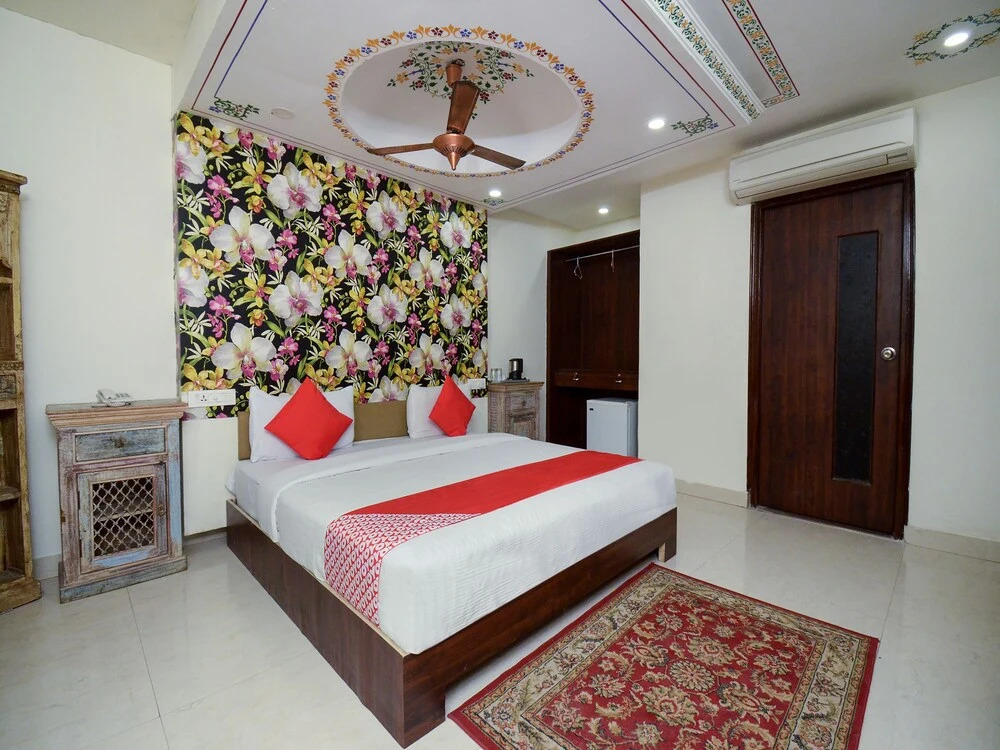 OYO 19710 The Umed Hotel