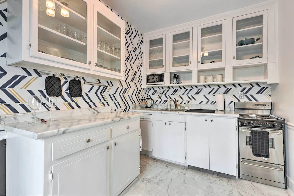 Stunning Alabama Studio ~ 2 Mi to Dtwn Mobile!