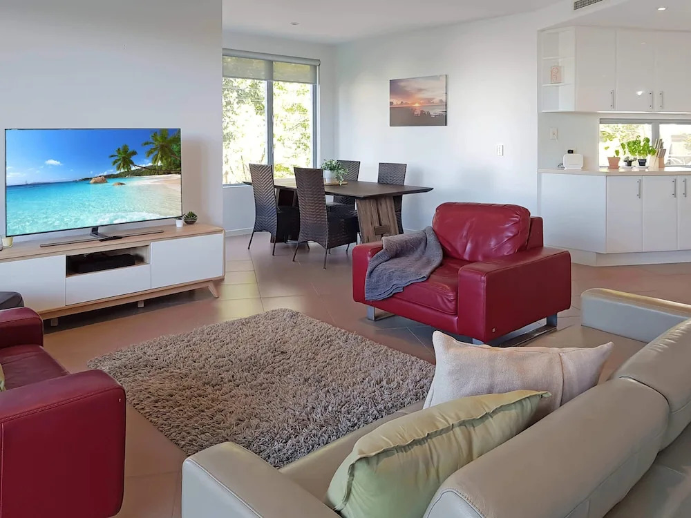 Top 1 Sunshine Beach Family Retreat