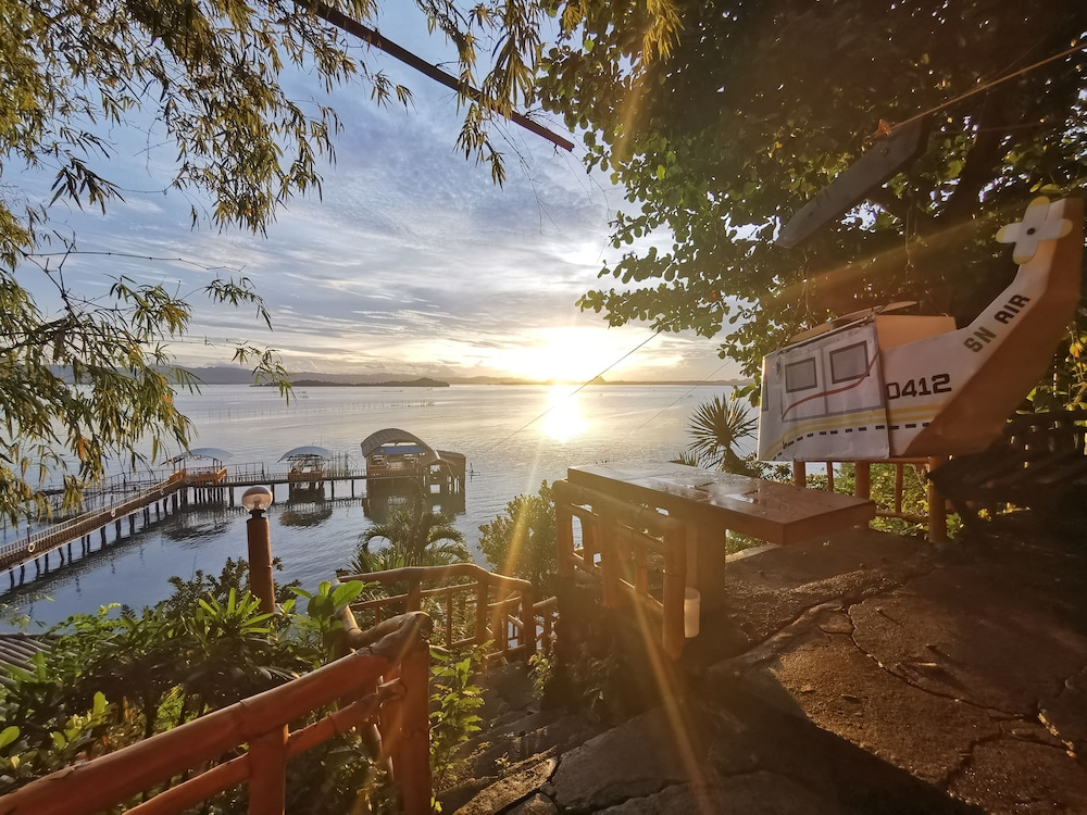 Silangang Nayon
