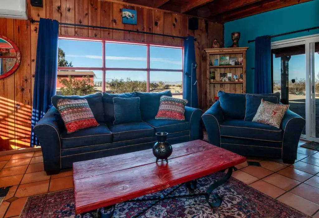 Chuck's Cabin in a Joshua Tree Community