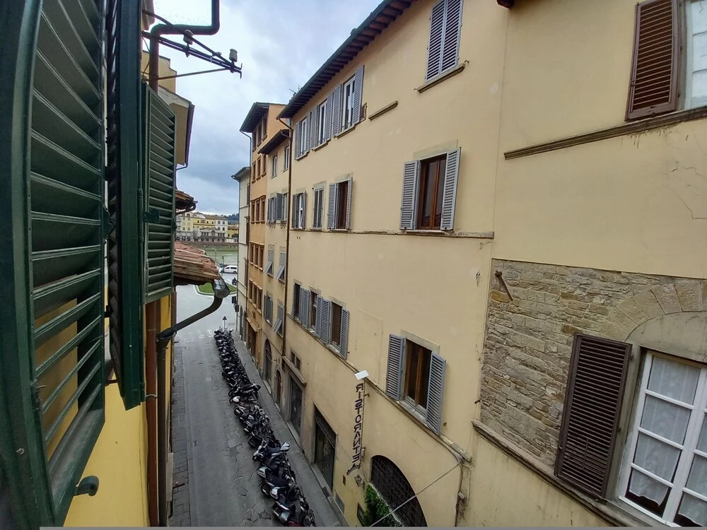 Moro in Firenze With 4 Bedrooms and 2 Bathrooms
