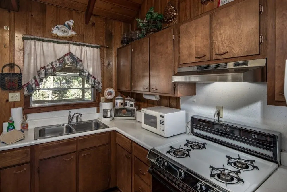 Petty Cabin - Two Bedroom Cabin
