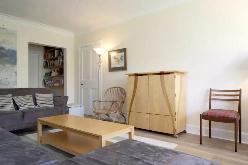 3 Bedroom Apartment With Private Entrance