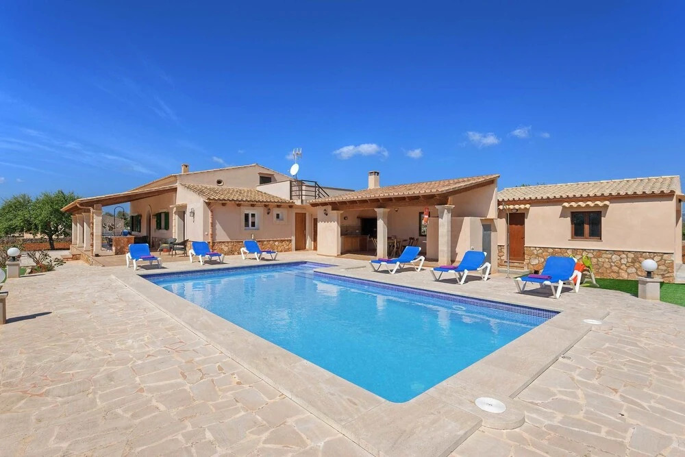 Villa Xuri
