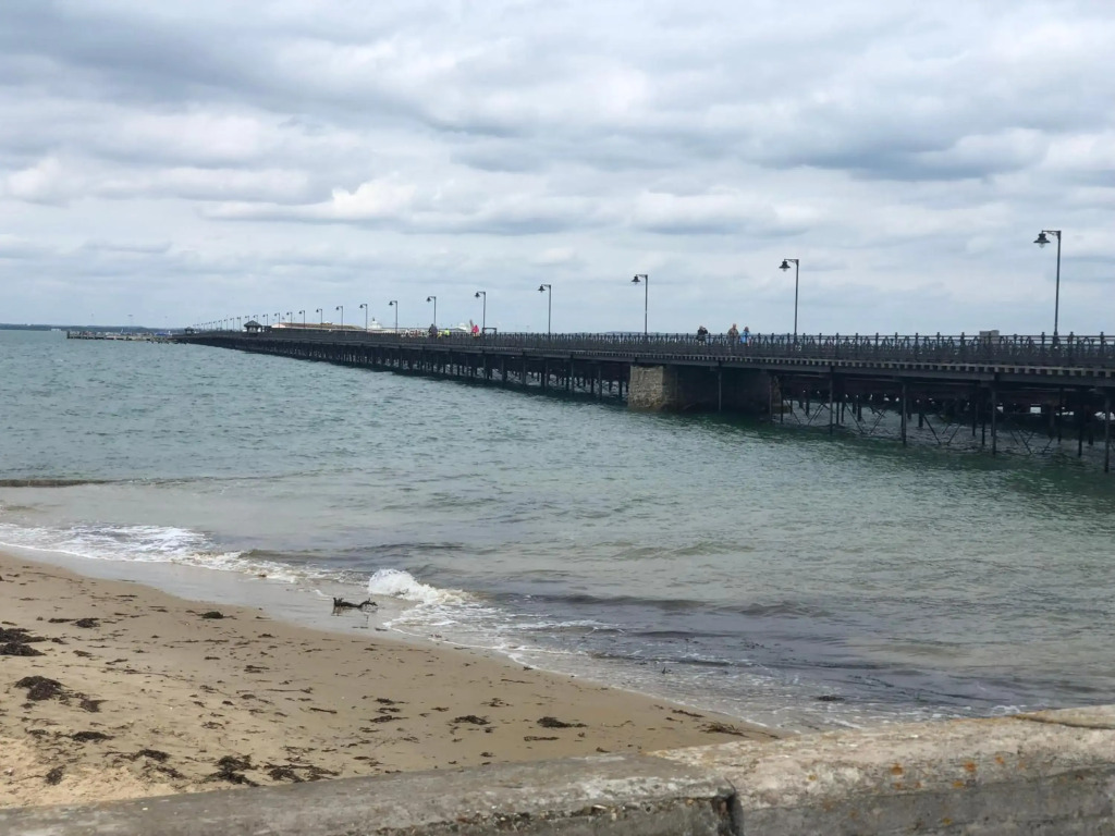 Wight On The Beach, Slps4, Stylish Apartment, Balcony with Sea Views