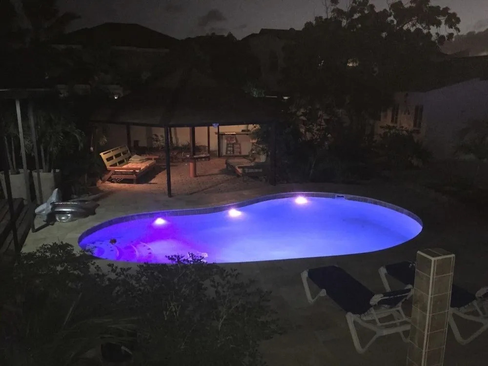 Parrot Villa
