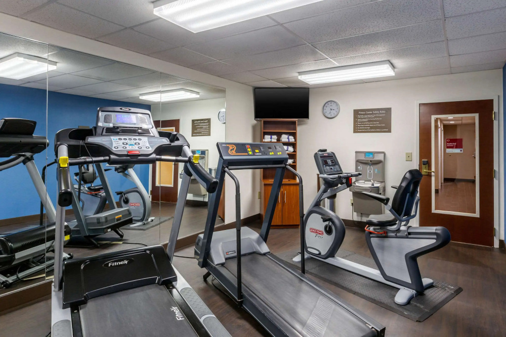 Comfort Suites Hanes Mall