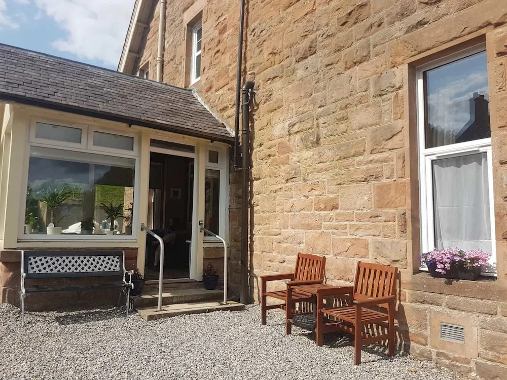 Cromarty View Guest House Accommodations & B&B
