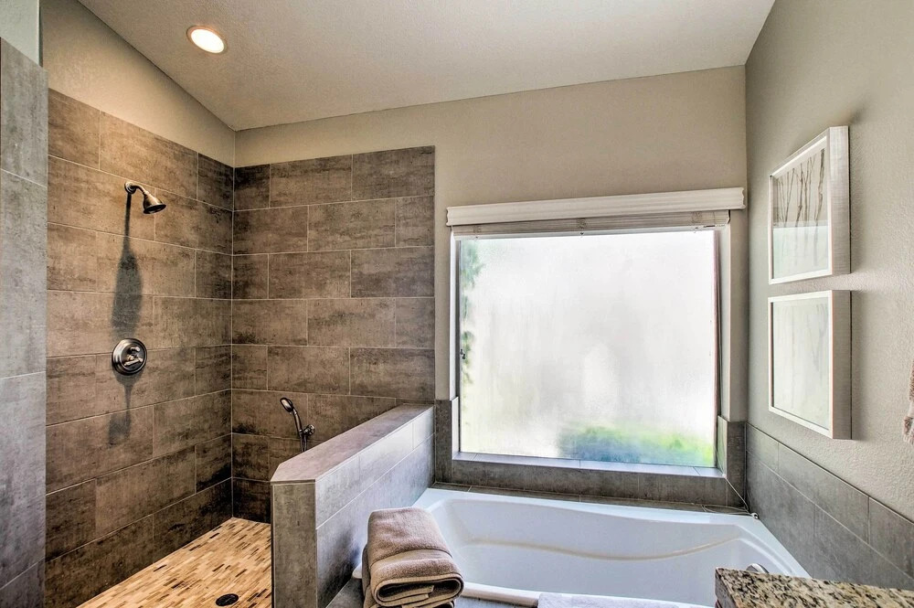 4 Mi to TPC Scottsdale: Family Home w/ Hot Tub!