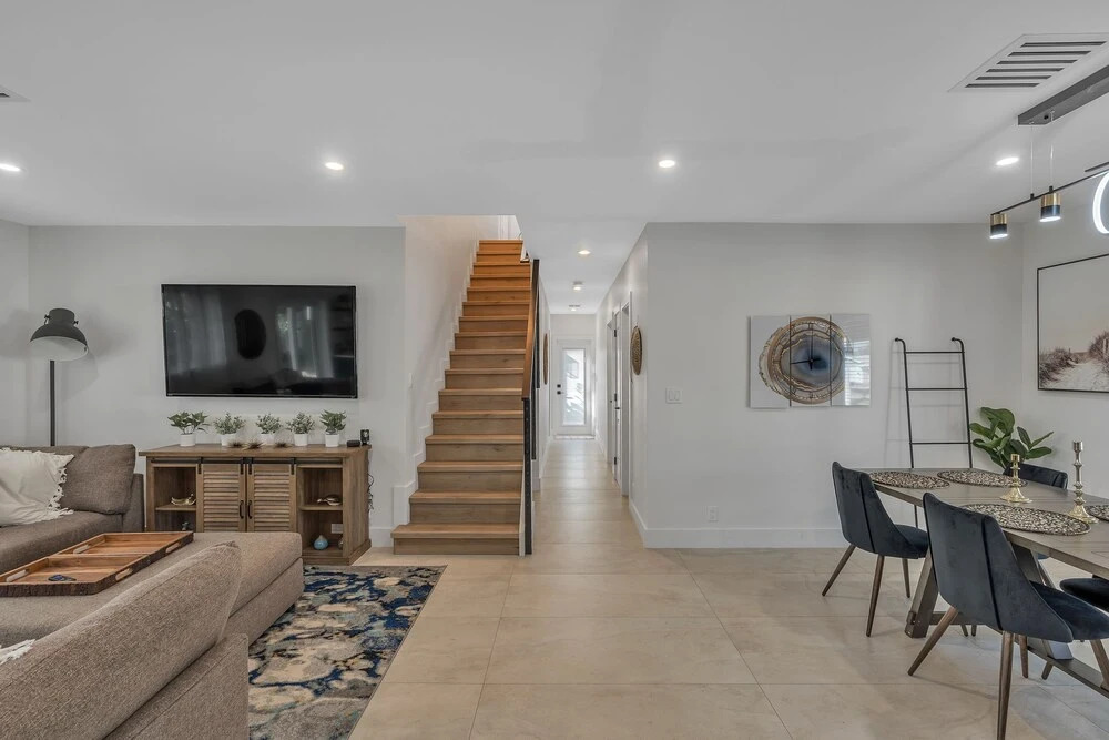 Casa Cervo - Stunning Home In Great Location, Walkable To Restaurants, Shopping, And The Beach! 4 Bedroom Home by Redawning