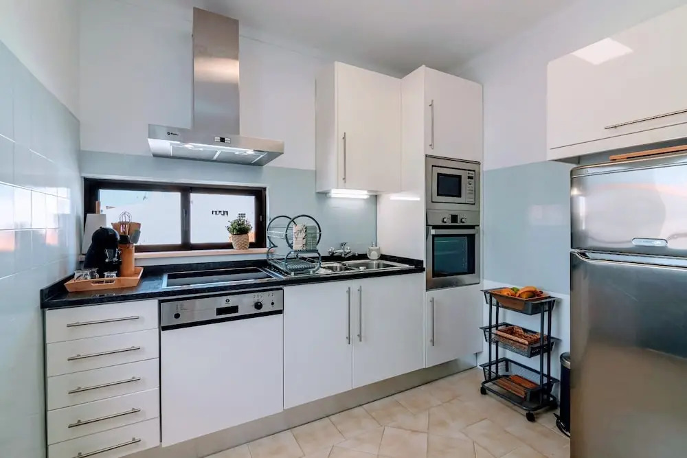 Holiday 1 Bed Apartment With Pool in Albufeira