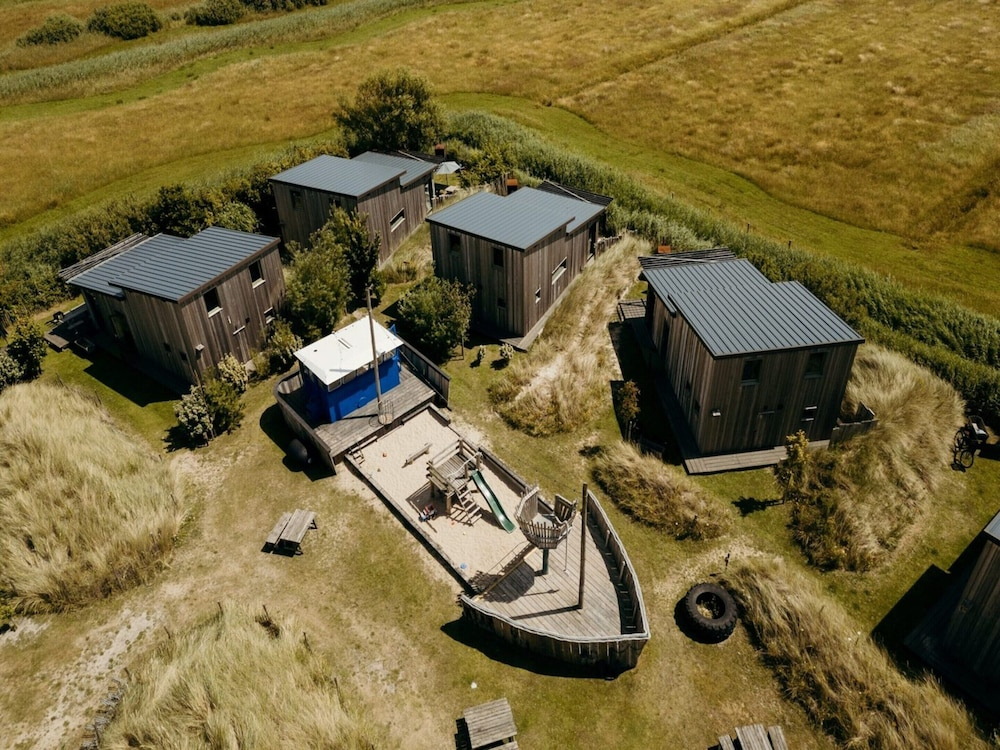 Rustic Beach Getaway w/ Bikes