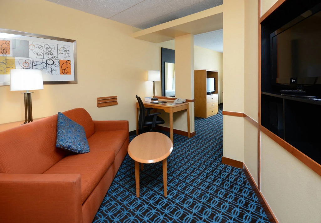 Fairfield Inn & Suites Roanoke Hollins/I-81