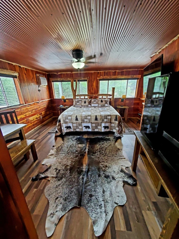 Log Cabin Inn