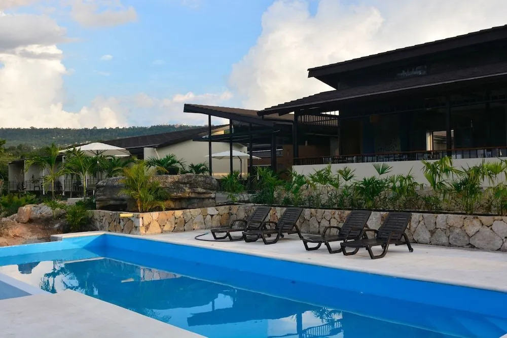 Gyrola Hotel Boutique & Spa By Victoria