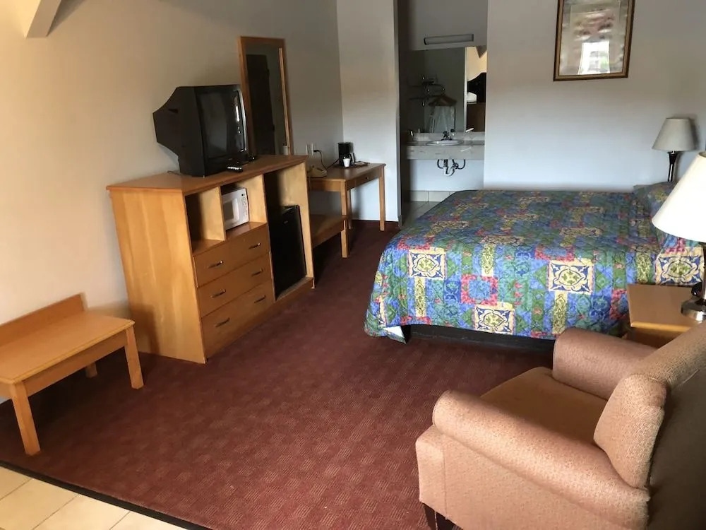 Whitesboro Inn & Suites