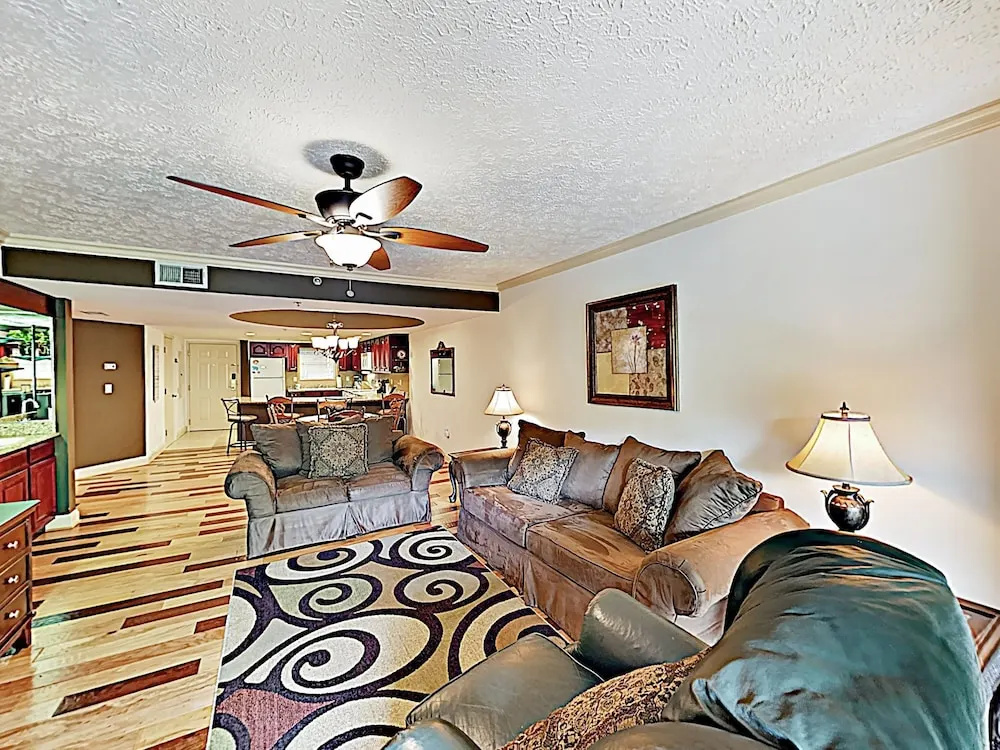 New Listing! Smoky Mountain Near Downtown 2 Bedroom Condo