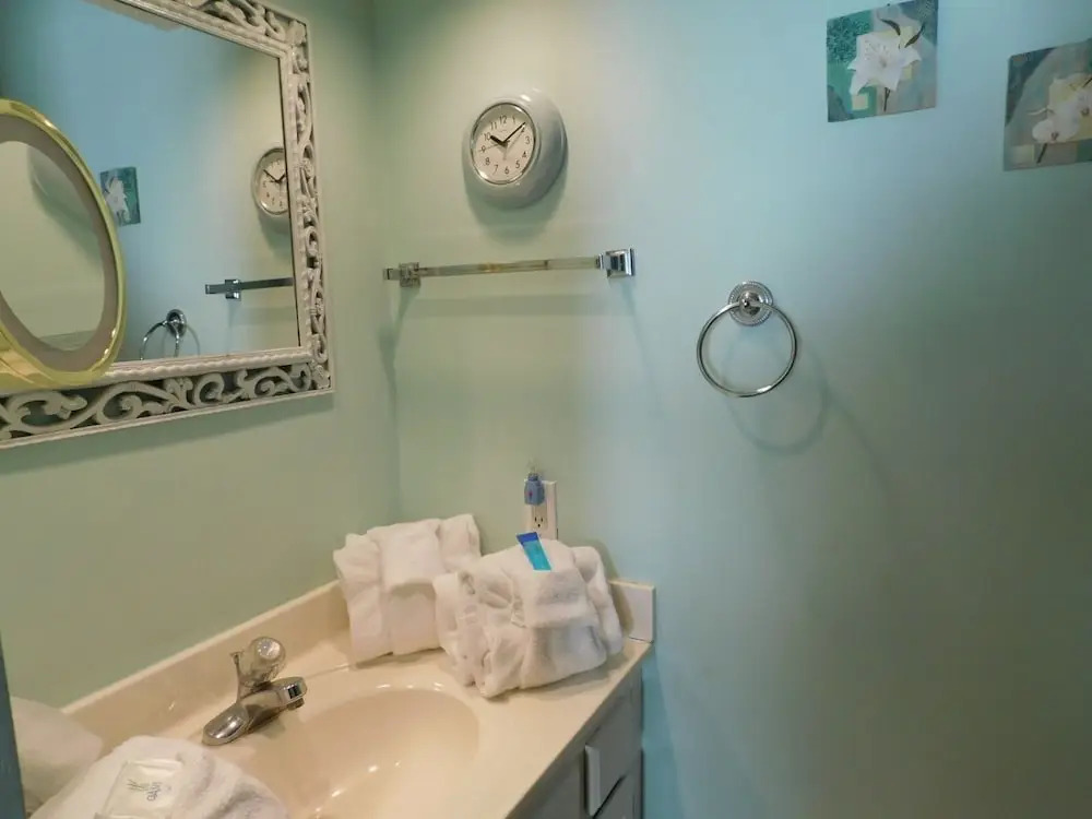Tilghman Shores D9 2 Br condo by RedAwning