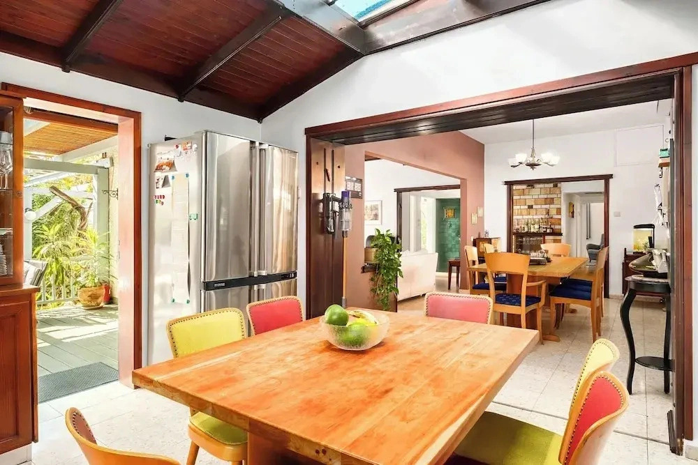 Relax in a Garden Oasis by Sea N Rent