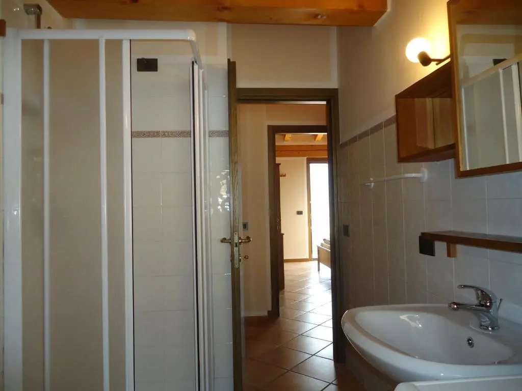 Casa Carla, bis 4 Personen, Garten, Balkon mit Blick auf den See und die Berge
