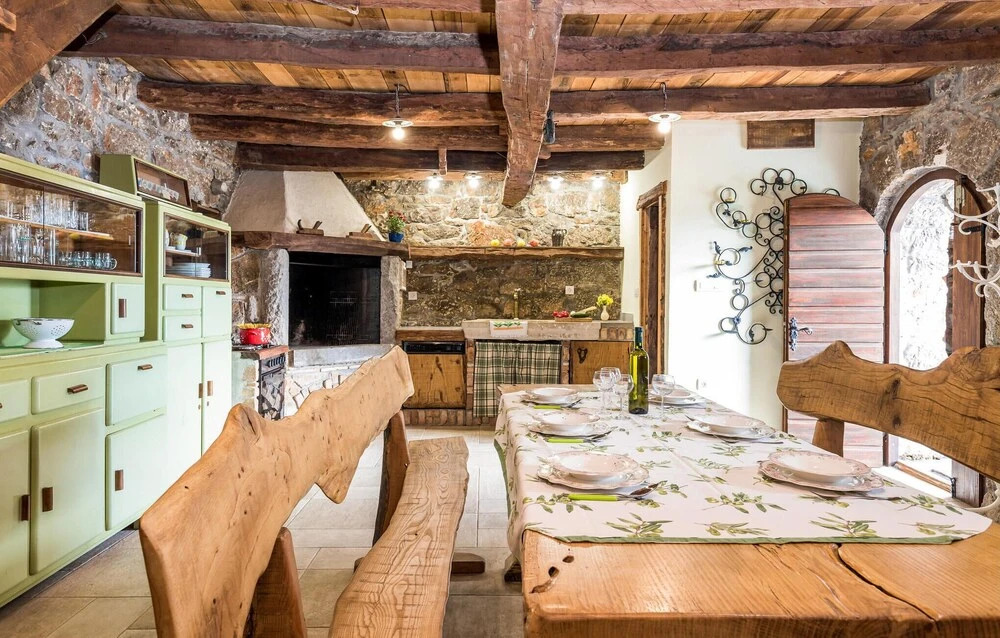 Nice Home in Veprinac with Outdoor Swimming Pool, Hot Tub & 5 Bedrooms